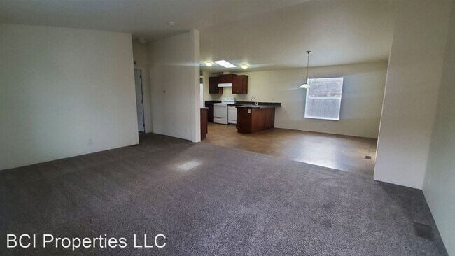 Building Photo - 10907 22nd Ave Ct E