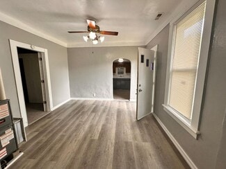 Building Photo - 1307 Noble St