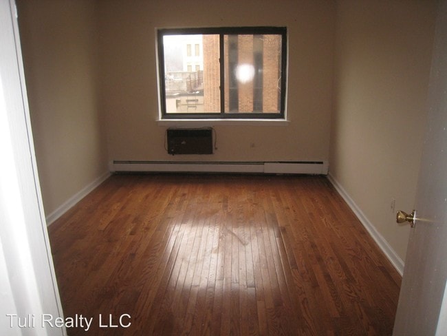 Building Photo - 116 Irvington Ave