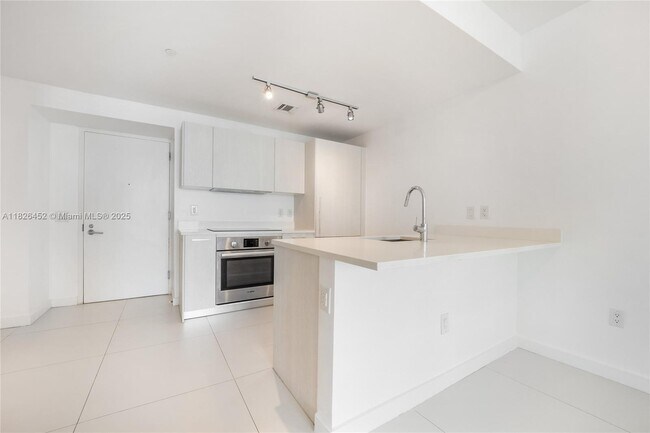 Foto del edificio - 501 NE 31st St