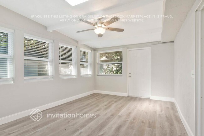 Foto del edificio - 6044 Yucatan Dr