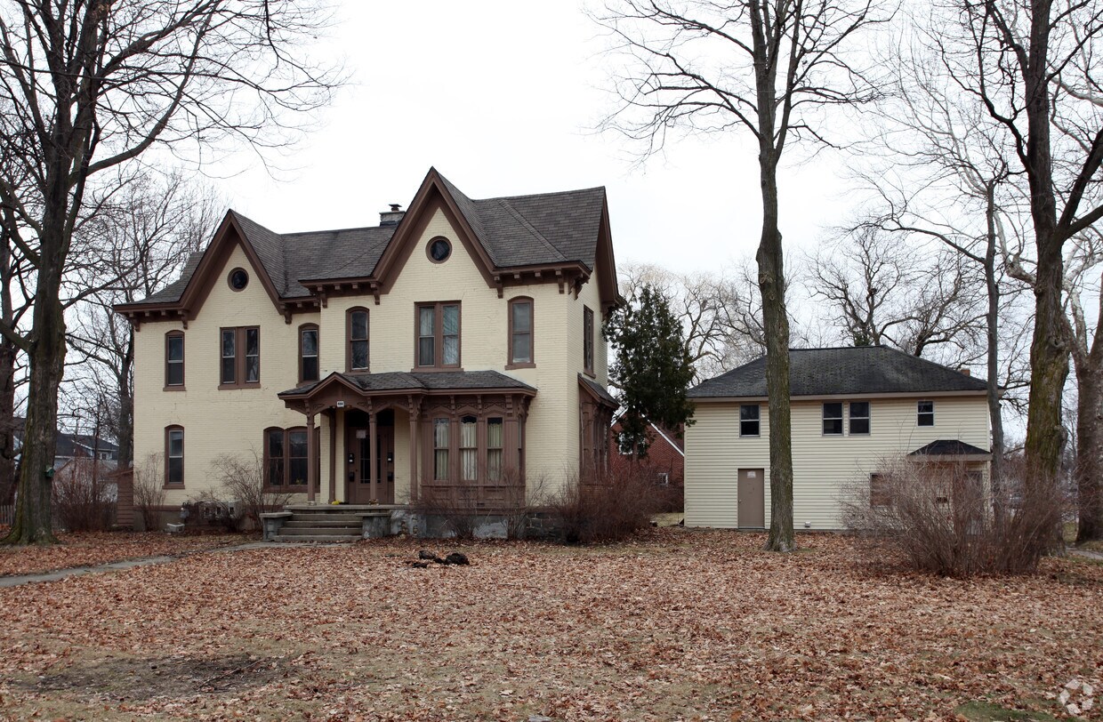 Primary Photo - 602-604 N Kinney