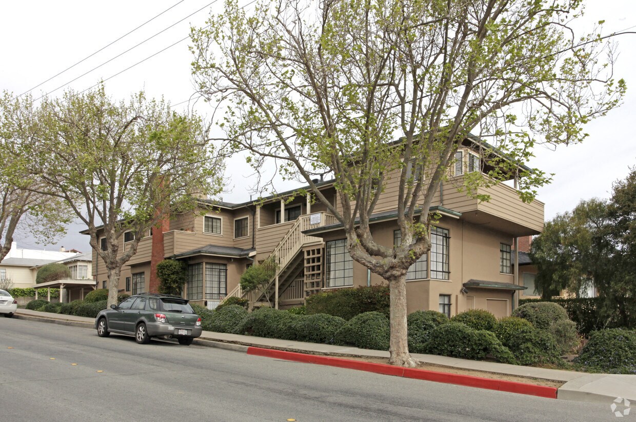 Building Photo - 630 Jefferson St