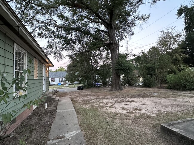 Building Photo - 519 Grand Ave