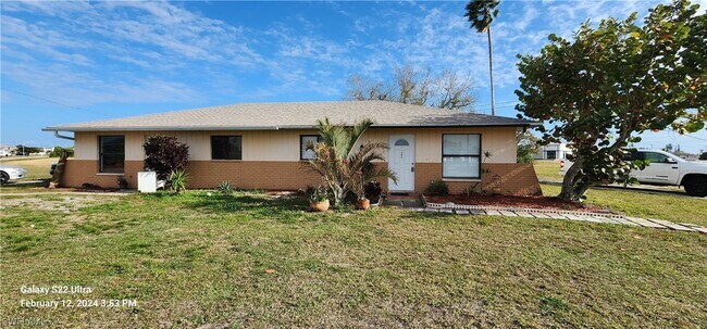 Building Photo - 1304 NE 9th St