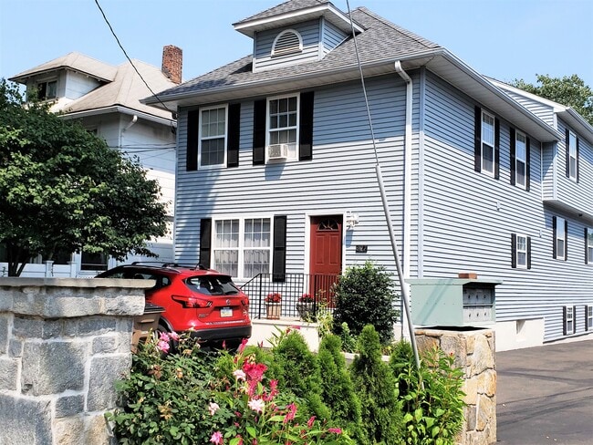 Building Photo - 377 Hope St