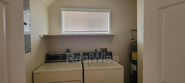 Building Photo - 1806 Medart Ln