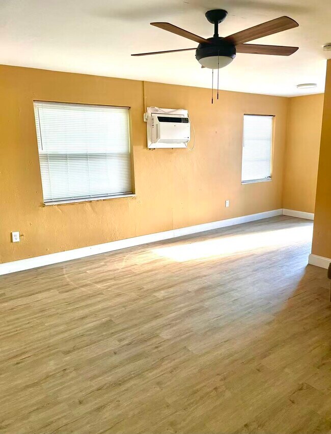 Foto del edificio - 2408 Linhart Ave