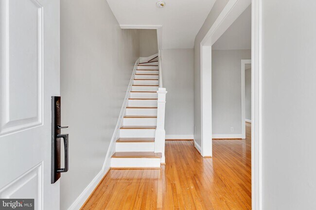 Building Photo - 1647 Kramer St NE
