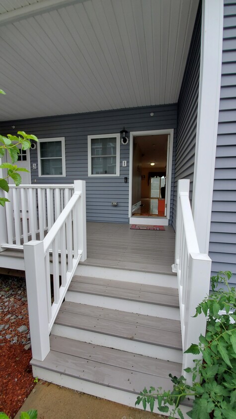 Front Porch - 1 Wampanoag Way