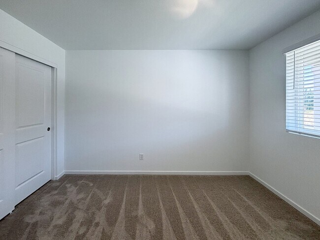 Foto del edificio - 25263 Todd Way