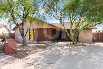 Building Photo - 3907 S Farmer Ave