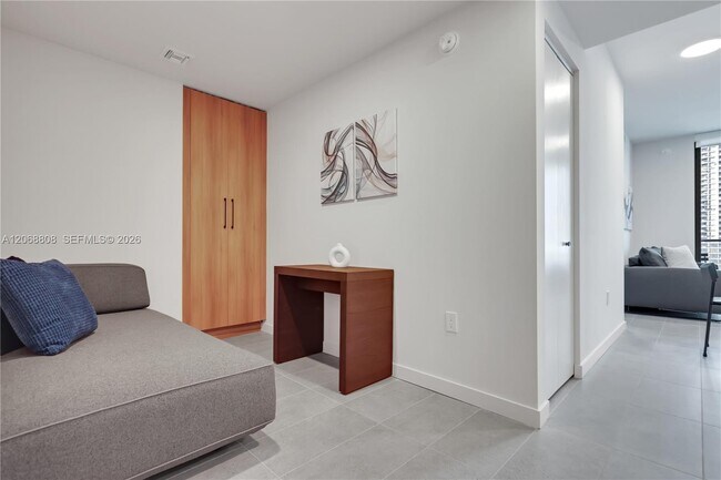 Foto del edificio - 121 NE 5th St