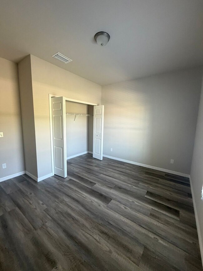 Foto del edificio - 309 Panorama Ave