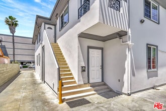 3242 Hutchison Ave