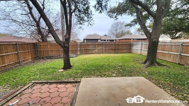 Building Photo - FOR RENT - MOVE IN READY - 3BED 2.5BATH - ...