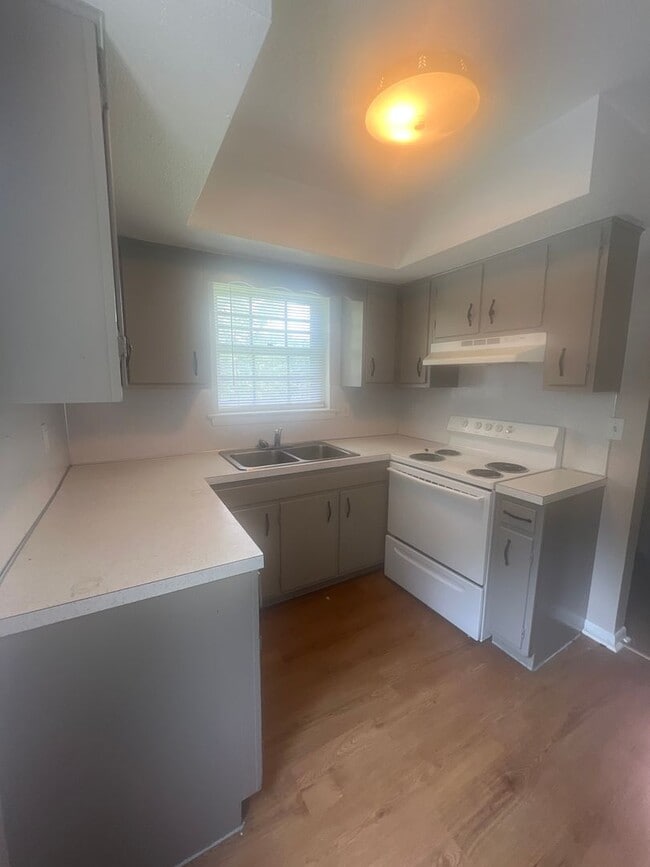 5120 Old Trail Unit 5120 Old Trail, Red Bank, TN 37415 Room for Rent