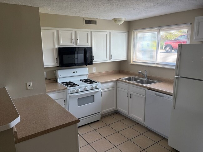 Building Photo - 4806 Northcrest Dr