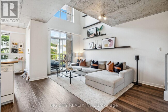 Photo du bâtiment - 800 King St W