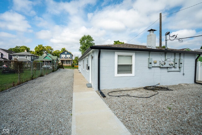 Building Photo - 1631 Columbia Ave