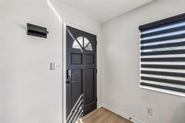 Foto del edificio - 2000 57th St N