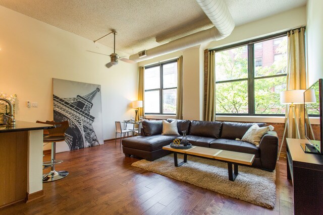 Foto del edificio - 812 W Van Buren St