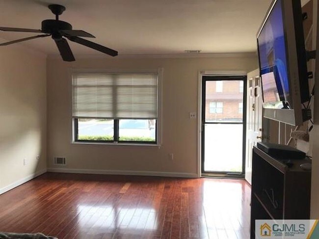 Building Photo - 23B Quail Run Dr