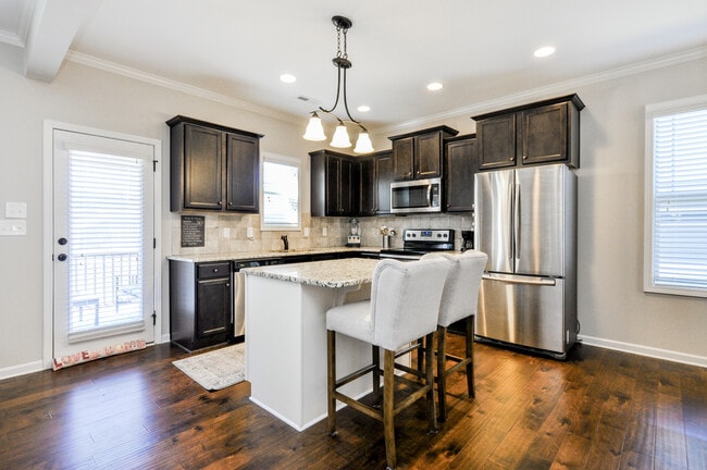Foto del edificio - Apply Now! Gorgeous 4-Bedroom Home in Downtown Clayton’s Premier Community – Parkview