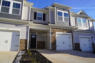 Building Photo - 210 Creekview Rd