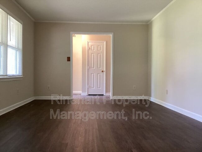 Building Photo - 760 Goudlock Rd