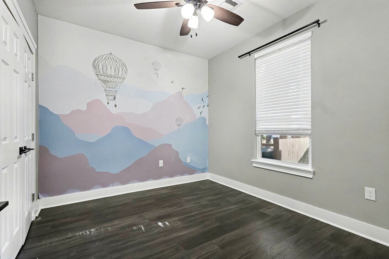 Primary Photo - 3442 Noah St