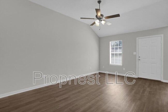 Building Photo - 1676 Joy Cir