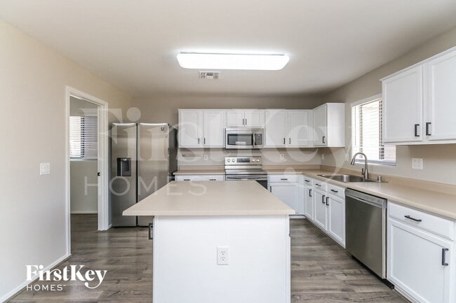 Building Photo - 1168 W Desert Basin Dr