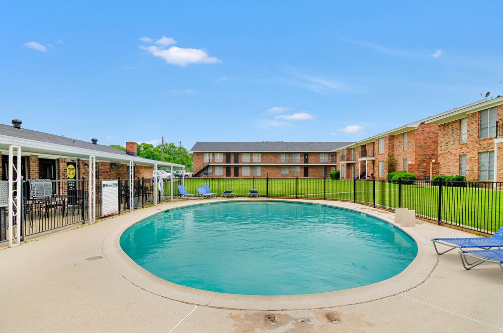 The Columns Apartments Stephenville, TX