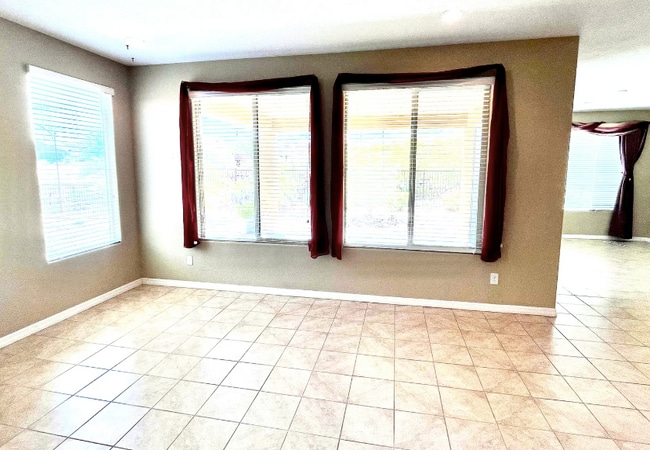 Building Photo - 774 Bridle Path Ln