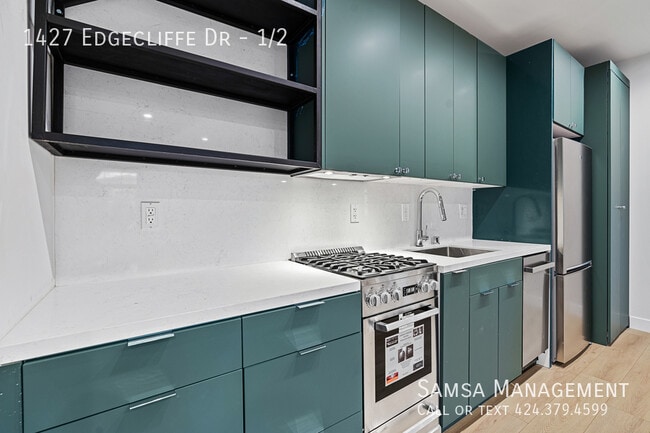 Building Photo - 1427 Edgecliffe Dr