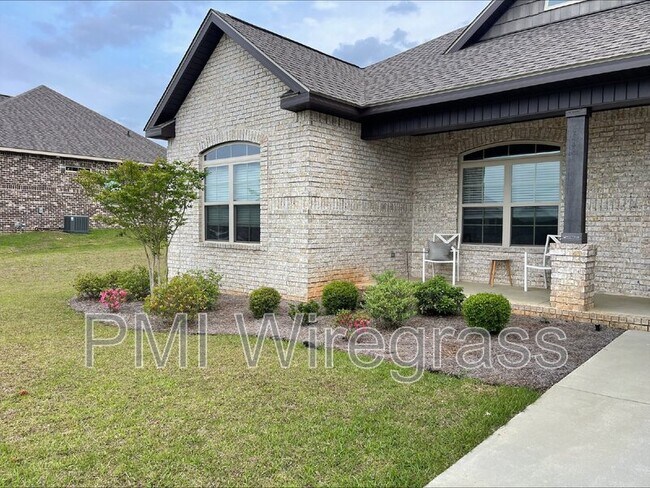 Building Photo - 117 Crest Hill Dr