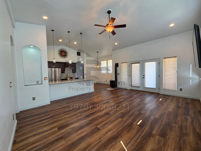 Building Photo - 2096 Two Wood Dr