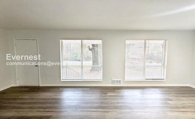 Foto del edificio - 1823 Old Springville Rd