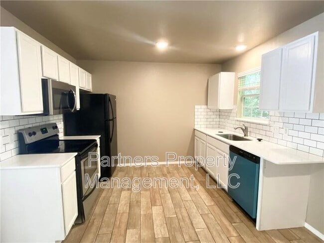 Photo - 1530 N Addington Ave Apartment