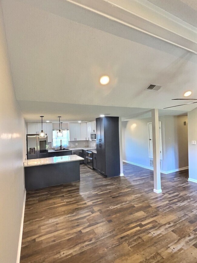 Foto del edificio - Beautifully Remodeled 3BD/2BA Home in Ocean Springs, MS