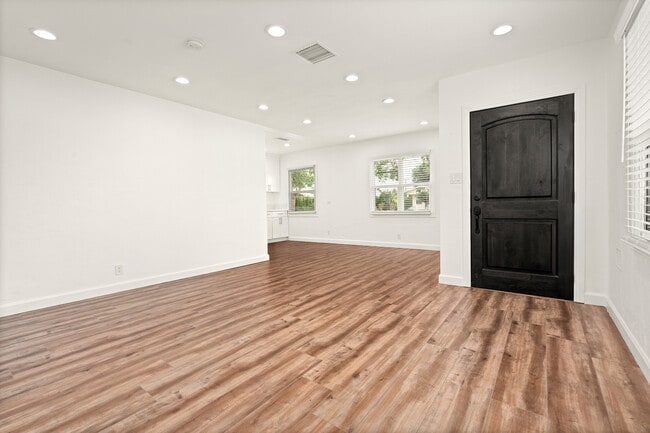 Building Photo - 653 Milford St