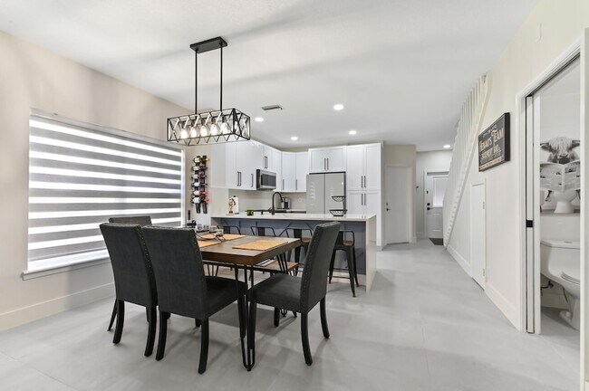 Foto del edificio - 6880 Brook Hollow Rd