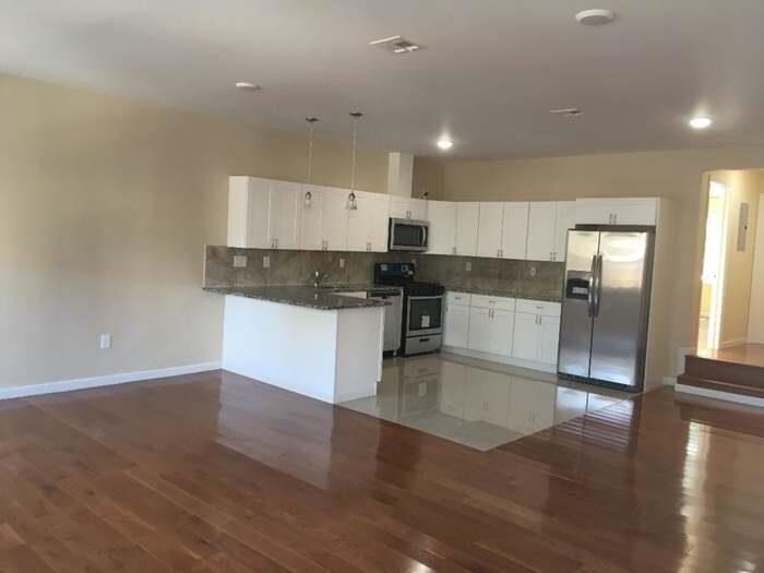 Foto principal - 1160 Summit Ave