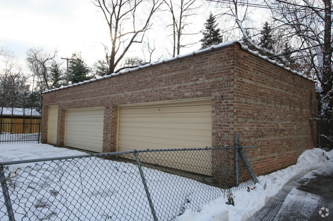 Building Photo - 10336 S Walden Pky