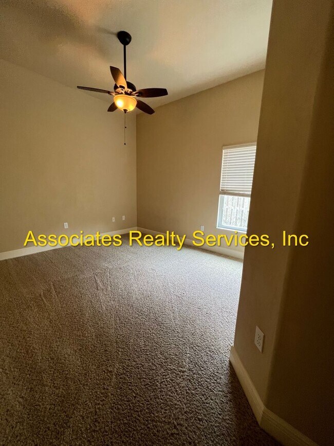 Building Photo - GORGEOUS Home in Garison Way!
