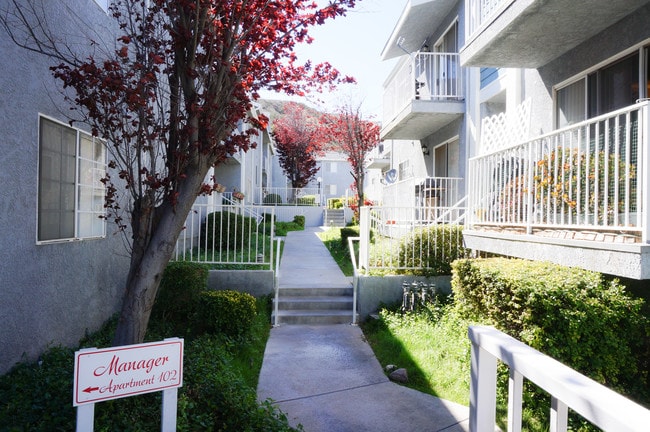 Garden Walkway - Beneda Lane Apartments