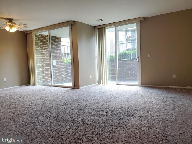 Building Photo - 10218 Prince Pl