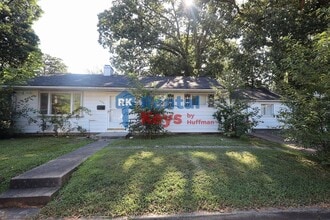 Building Photo - 2101 Waggoner Ave