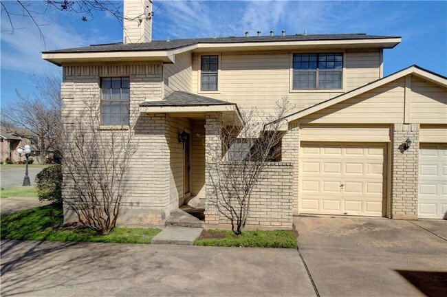 Building Photo - 9719-9725 Copper Creek Dr